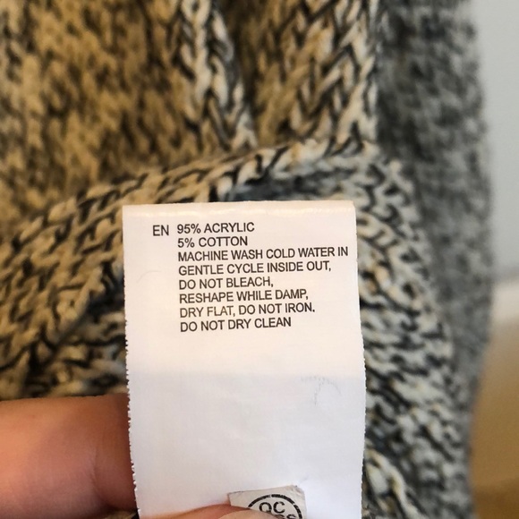 Knitted tunic - off white and black coloring - Picture 7 of 7